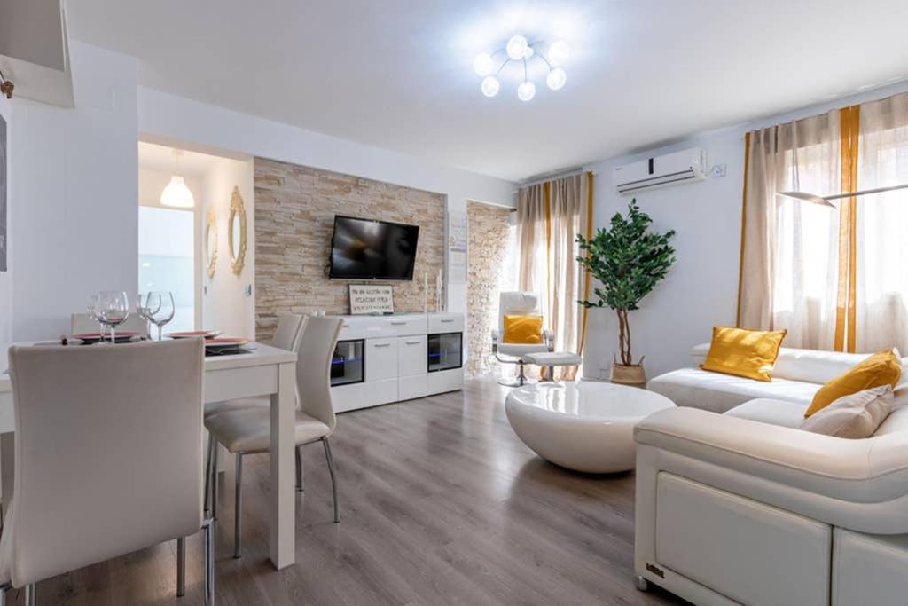 Triana Maestro Deluxe By Valcambre Apartment Seville Ngoại thất bức ảnh